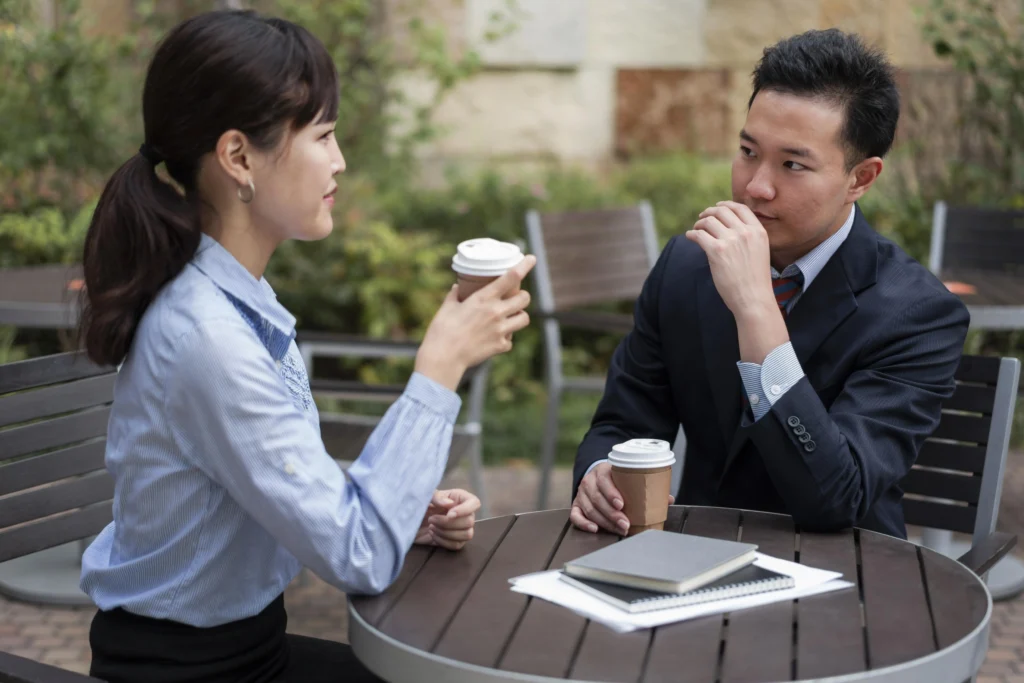5 bí mật để trở thành leader xuất sắc Leader biết cách lắng nghe & trao quyền đúng cách